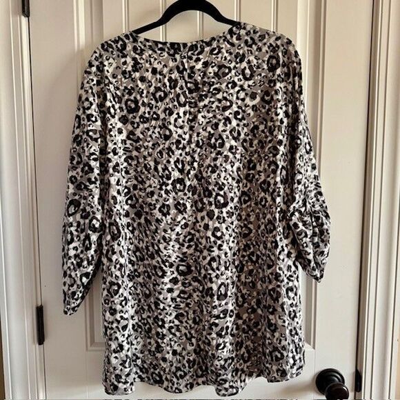 Catherine's Womens Animal Print Blouse 2X Black/Gray Button Up 3/4 Button Sleeve - Picture 6 of 9